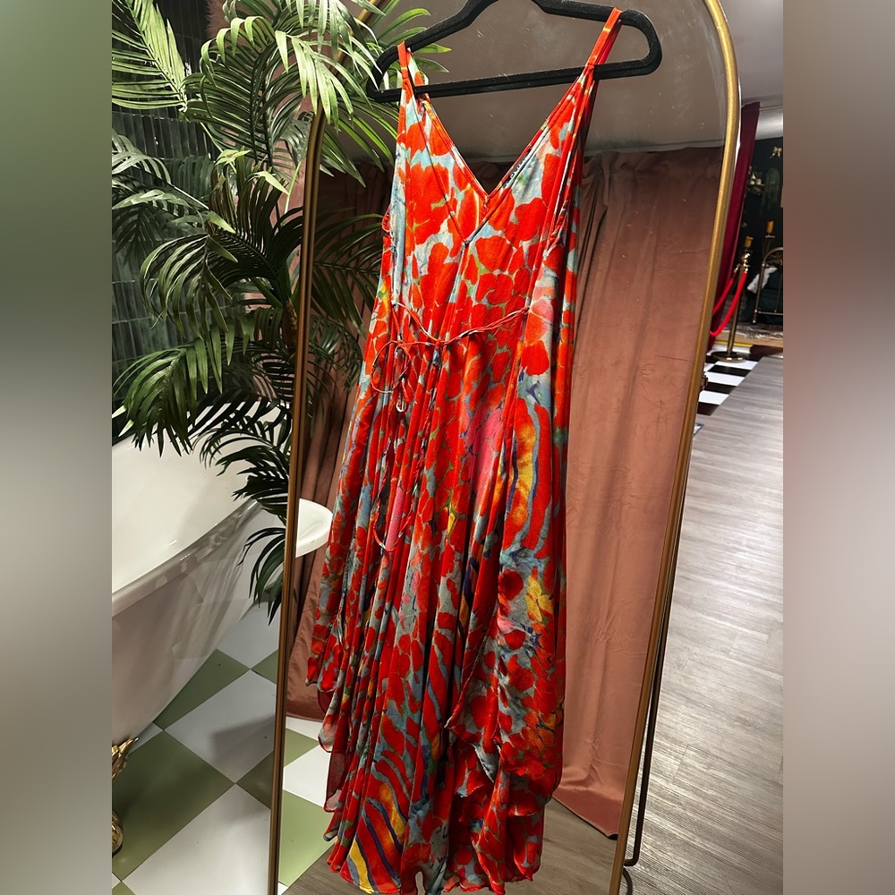 VENUS Asymmetrical Red and Blue Beach cover up